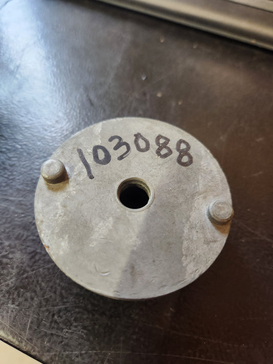 Wheel Horse NOS 103088 Adapter Spindle