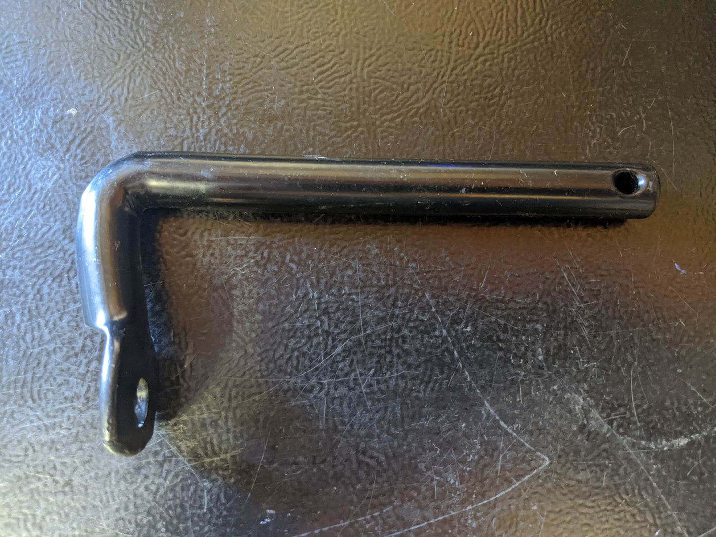 Wheel Horse NOS | 110847 Roller Shaft