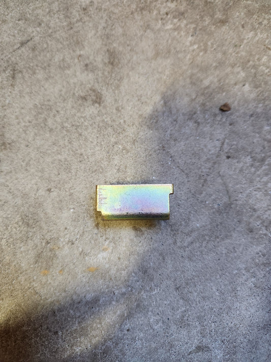 Wheel Horse NOS | 98-1748 Magnet Shield