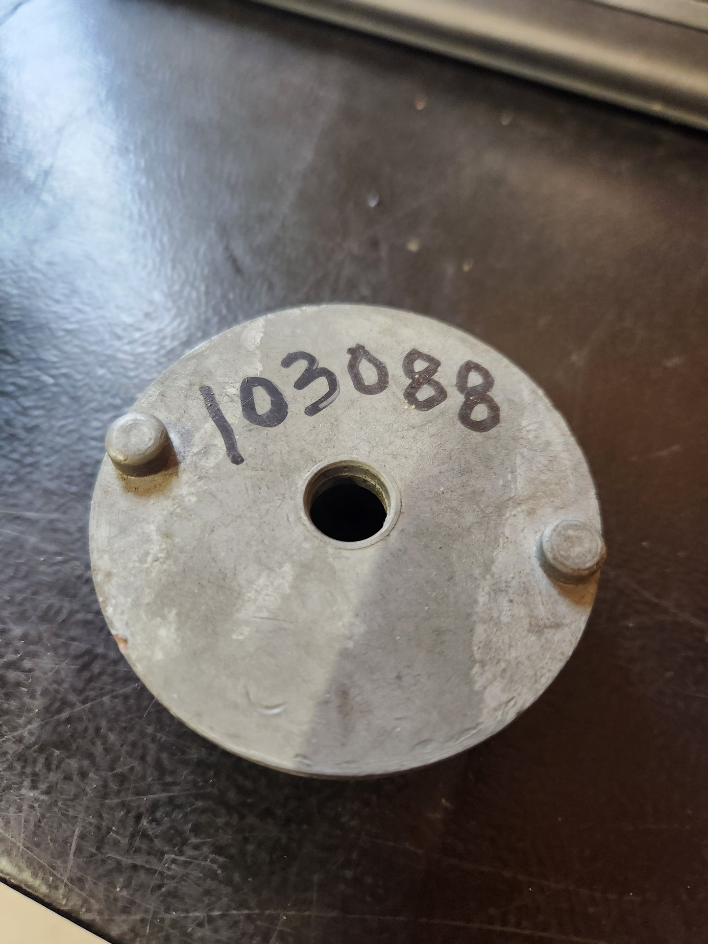 Wheel Horse NOS 103088 Adapter Spindle