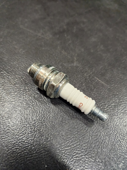 Onan NOS 167-0127 Spark Plug