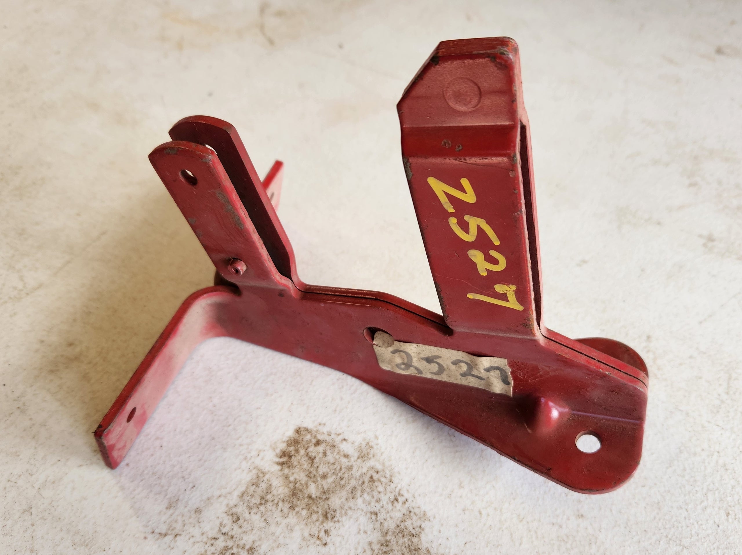 Troy-Bilt NOS GW-2527 Bracket With Roll Pin – Dave's Parts World